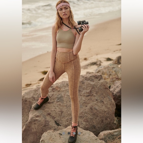 New with tags! FREE PEOPLE MOVEMENT Hybrid Legging in ARMY Size XS - Picture 13 of 16